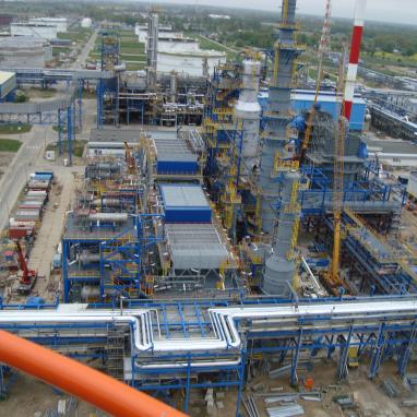 Budowa instalacji CDU VDU w rafinerii gdańskiej Grupy Lotos 